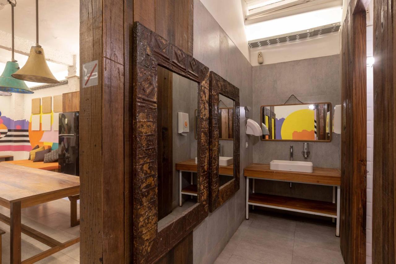 M Boutique Hostel Legian Kuta  Bagian luar foto