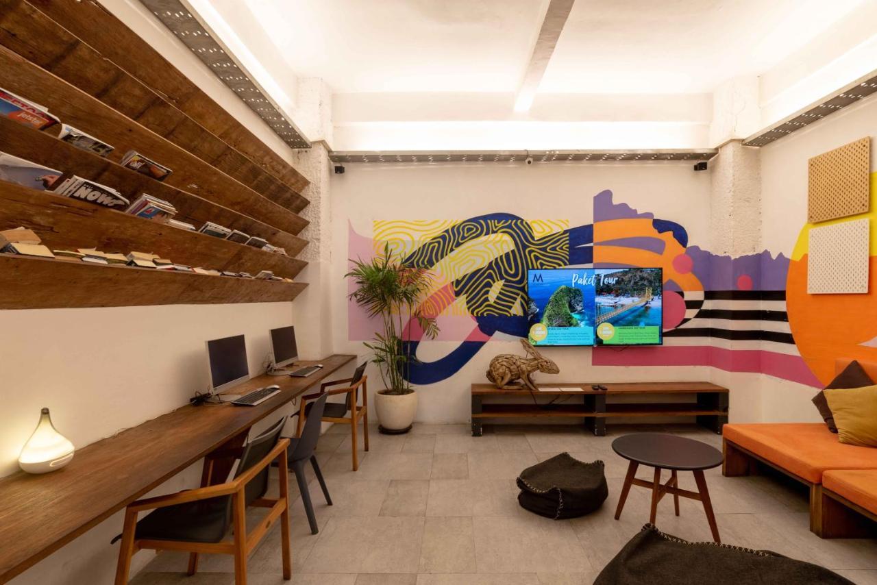 M Boutique Hostel Legian Kuta  Bagian luar foto