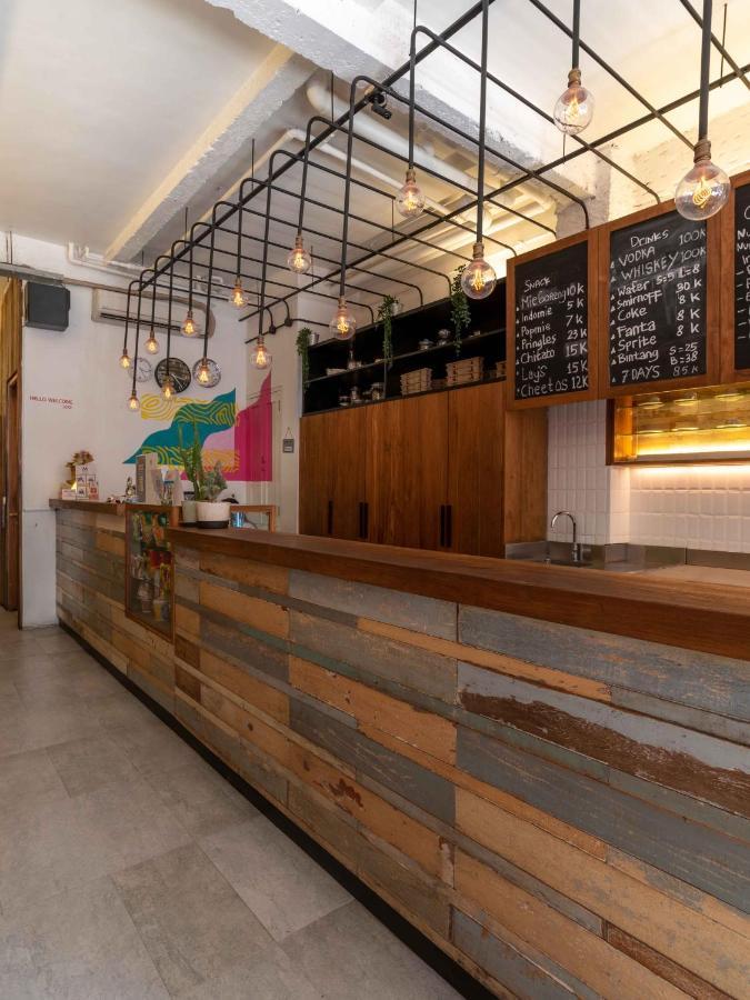 M Boutique Hostel Legian Kuta  Bagian luar foto
