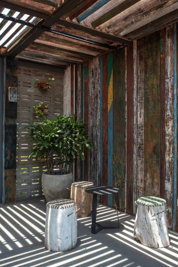 M Boutique Hostel Legian Kuta  Bagian luar foto